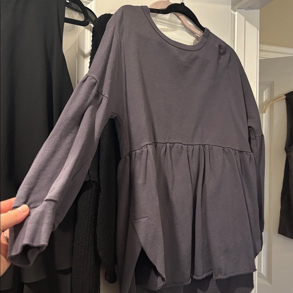 Anthropologie Tops - Anthropologie ruffle bottom gray sweatshirt top